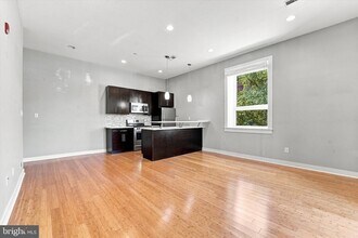 Building Photo - 655-59-659 N 16th St