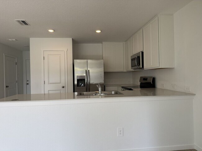 Foto del edificio - 830 Lynx St