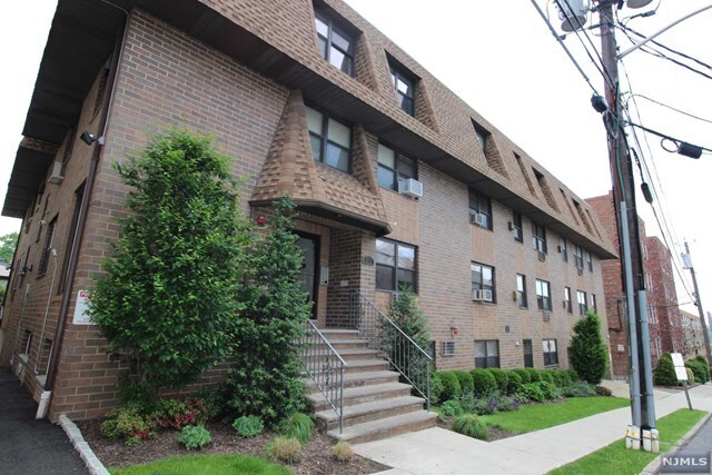 Foto del edificio - 20 W Harriet Ave