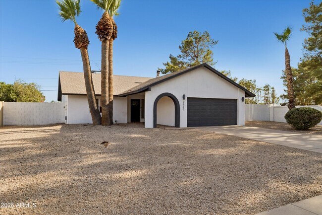Building Photo - 5117 E Beck Ln