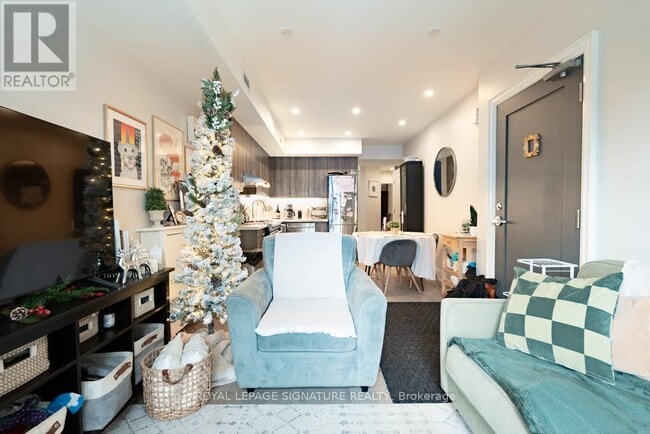 Building Photo - 398 Westmoreland Ave N