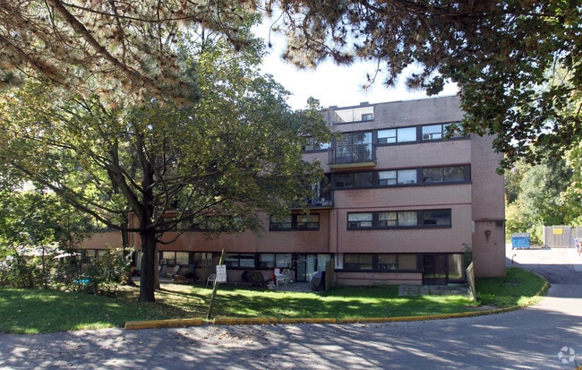 Building Photo - Northwoods Village