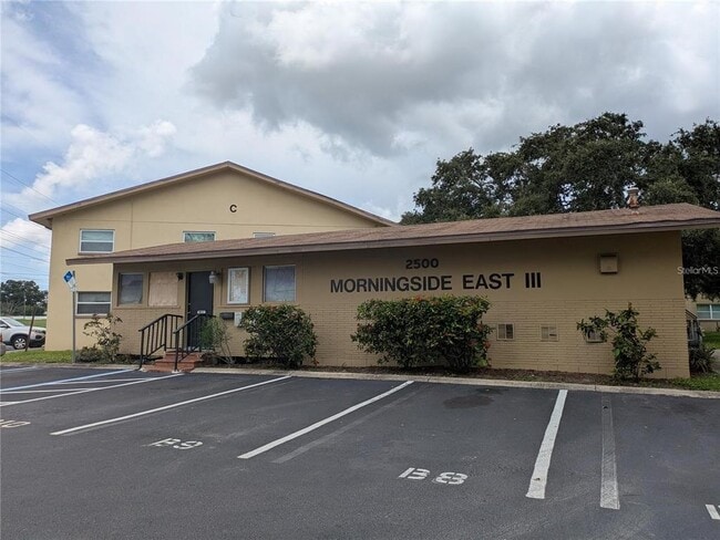 Foto del edificio - 2500 Harn Blvd