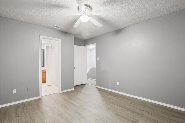 Foto del edificio - 8943 Camfield Way St