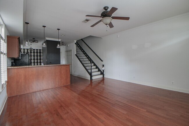 Foto del edificio - 607 Anderson Dr