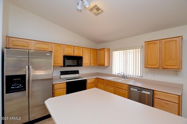 Building Photo - 10253 E Penstamin Dr