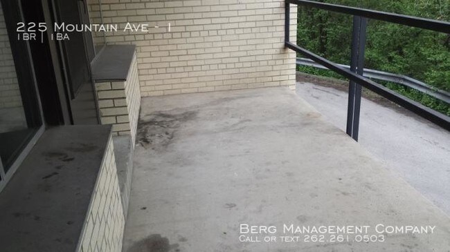 Building Photo - 1 bedroom in Waukesha WI 53189