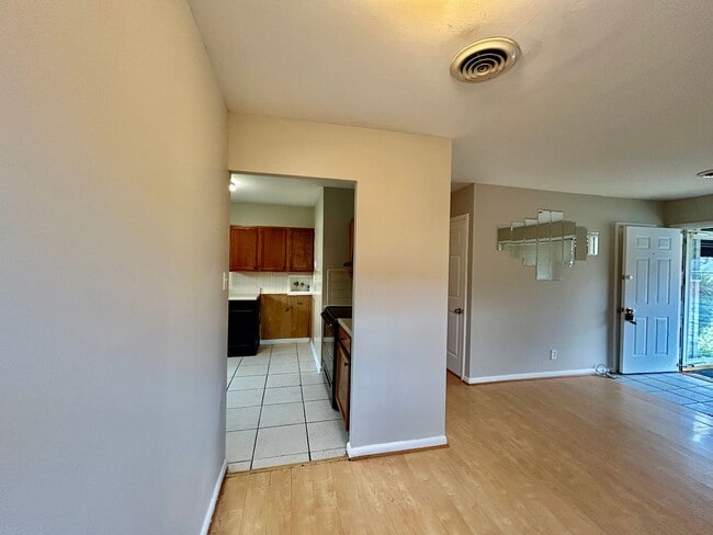 Photo - 3 Bedroom! Available Now! House