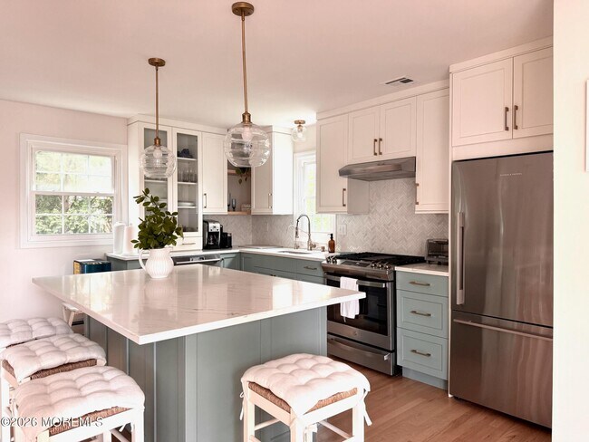 Building Photo - 561 Monmouth Ave