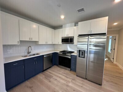 Foto principal - 157 Everett St