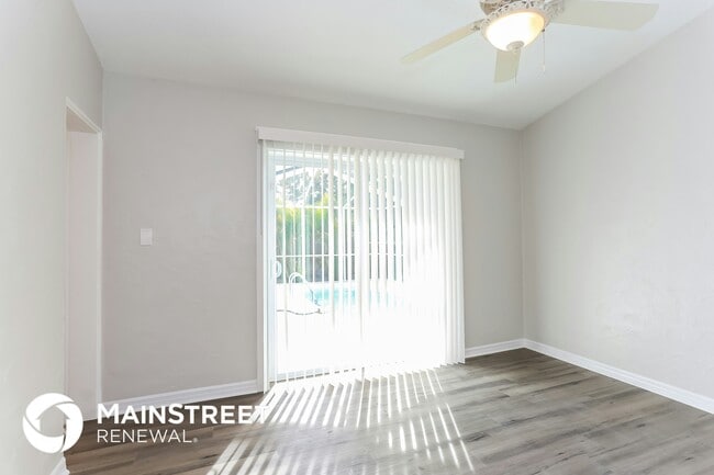 Building Photo - 420 Flamingo Dr
