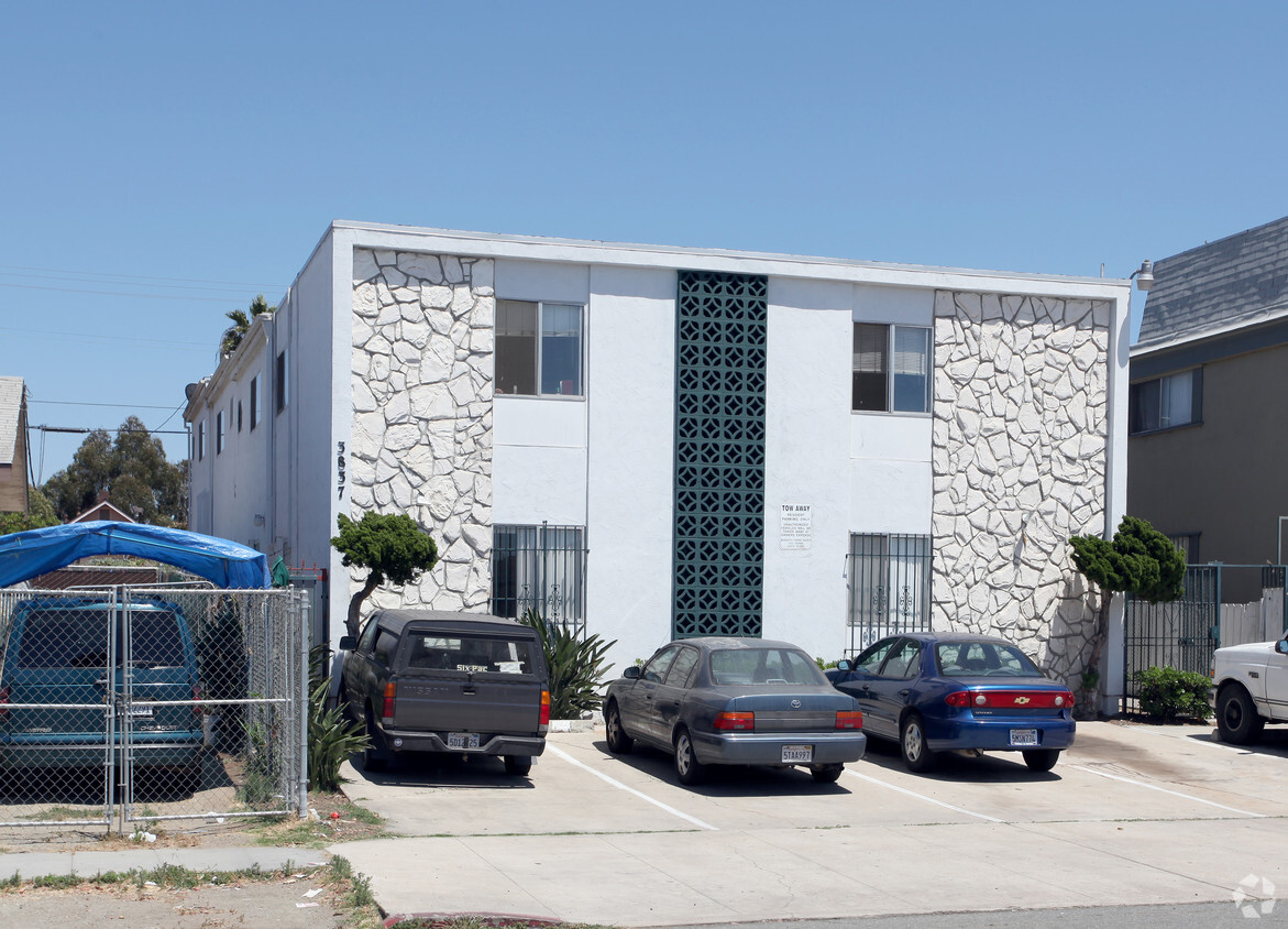 Building Photo - 39th St. Apartments