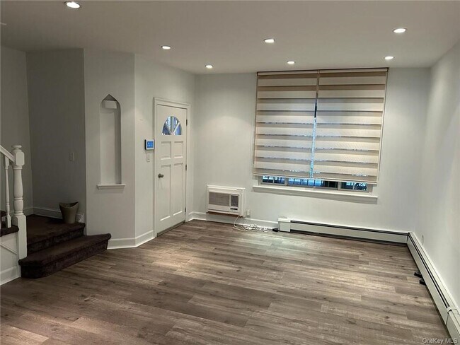 Foto del edificio - 48-24 42nd St