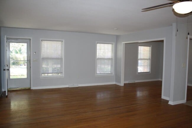 Foto del edificio - 306 Susan Dr