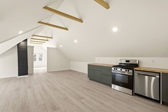 Building Photo - 3372 N Downer Ave