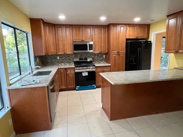 Kitchen - 10338 Steven Plz