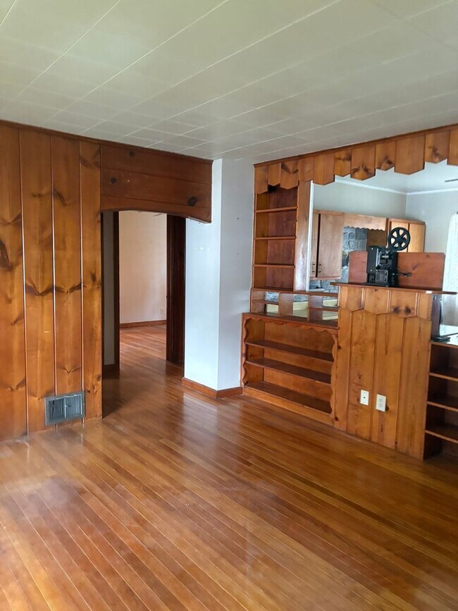 Foto del edificio - Charming Ranch Home With Attached Garage in Galesburg!