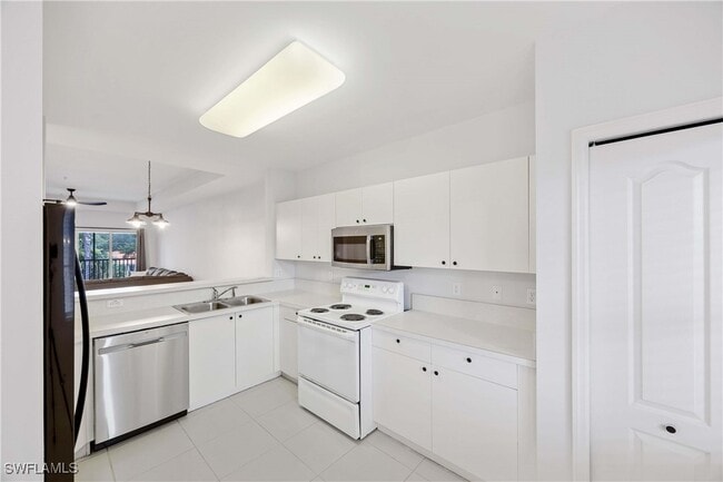 Building Photo - 7823 Regal Heron Cir