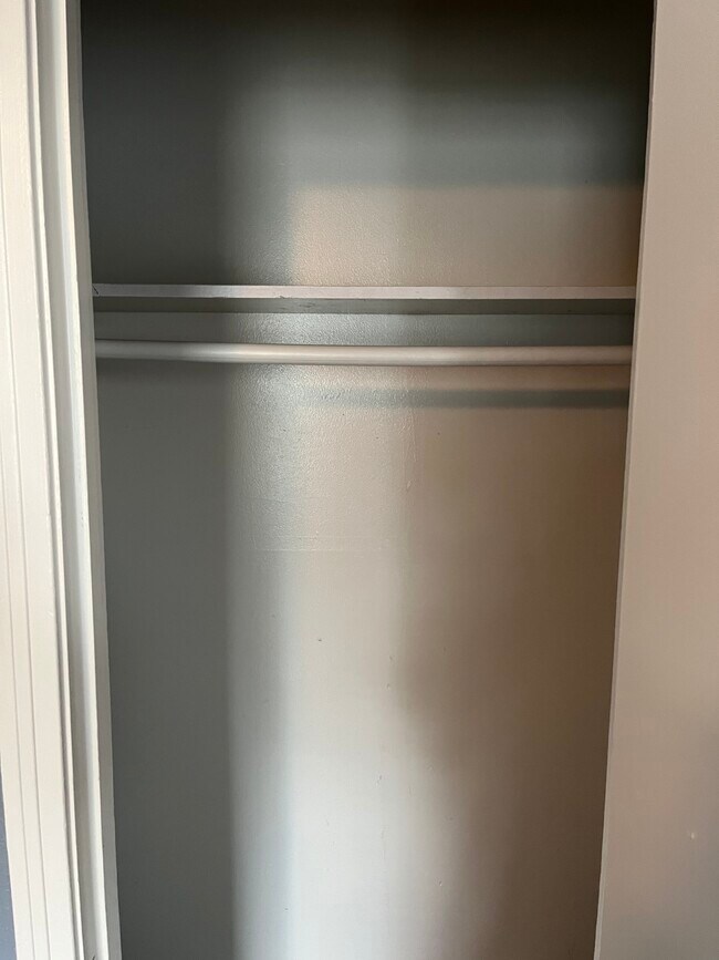 Closet - 3433 Reeves St