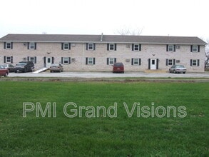 Building Photo - 465 E Main St