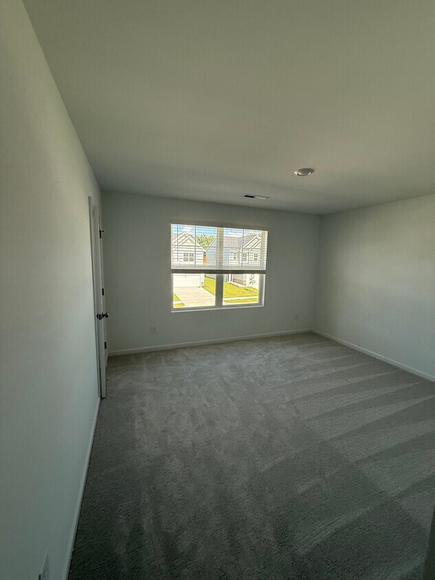 Foto principal - 133 S Finley Lndg Pkwy