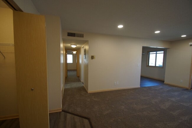 Foto del edificio - 1260 Larpenteur Ave W