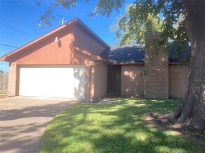 Building Photo - 303 Fair Oak Ct