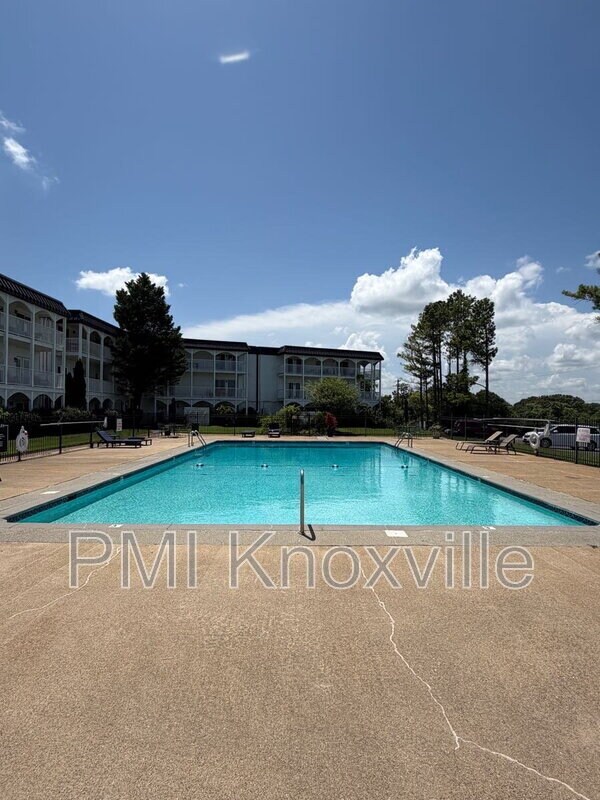 Foto del edificio - 5709 Lyons View Pike