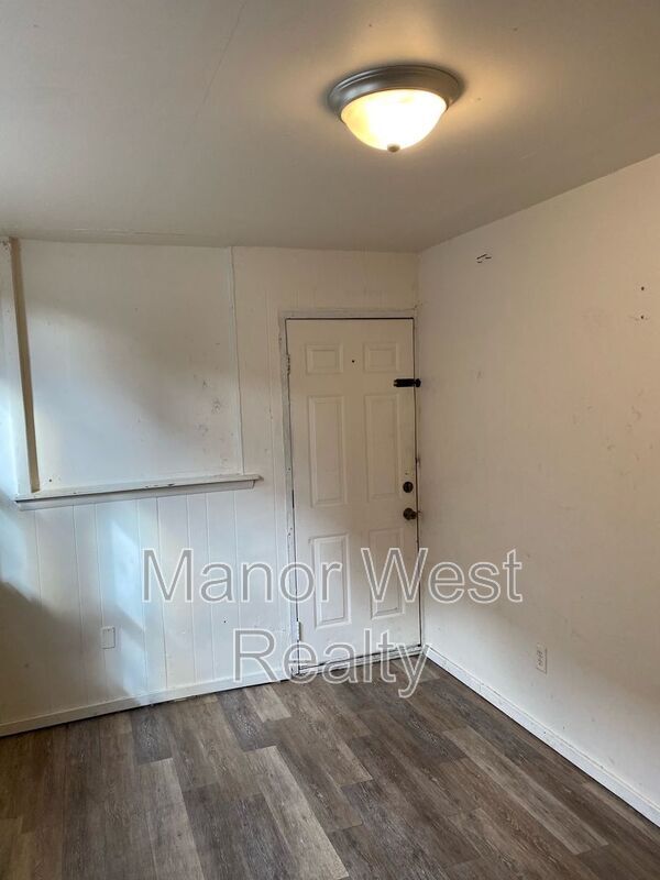 Foto del edificio - 218 W Market St