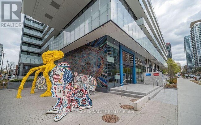 Photo du bâtiment - 161 Roehampton Ave