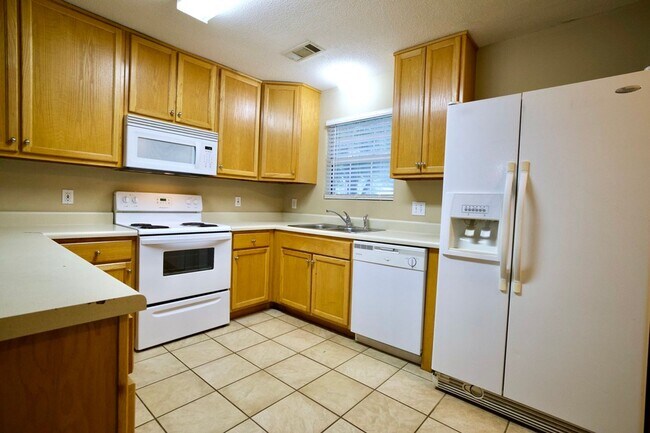 Foto del edificio - 383 Martin Ave