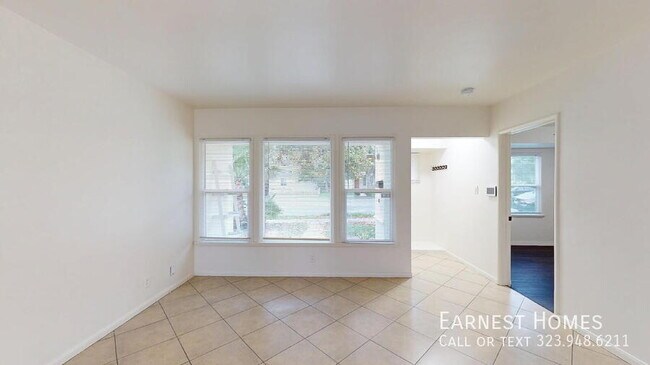 Foto del edificio - 16737 Magnolia Blvd