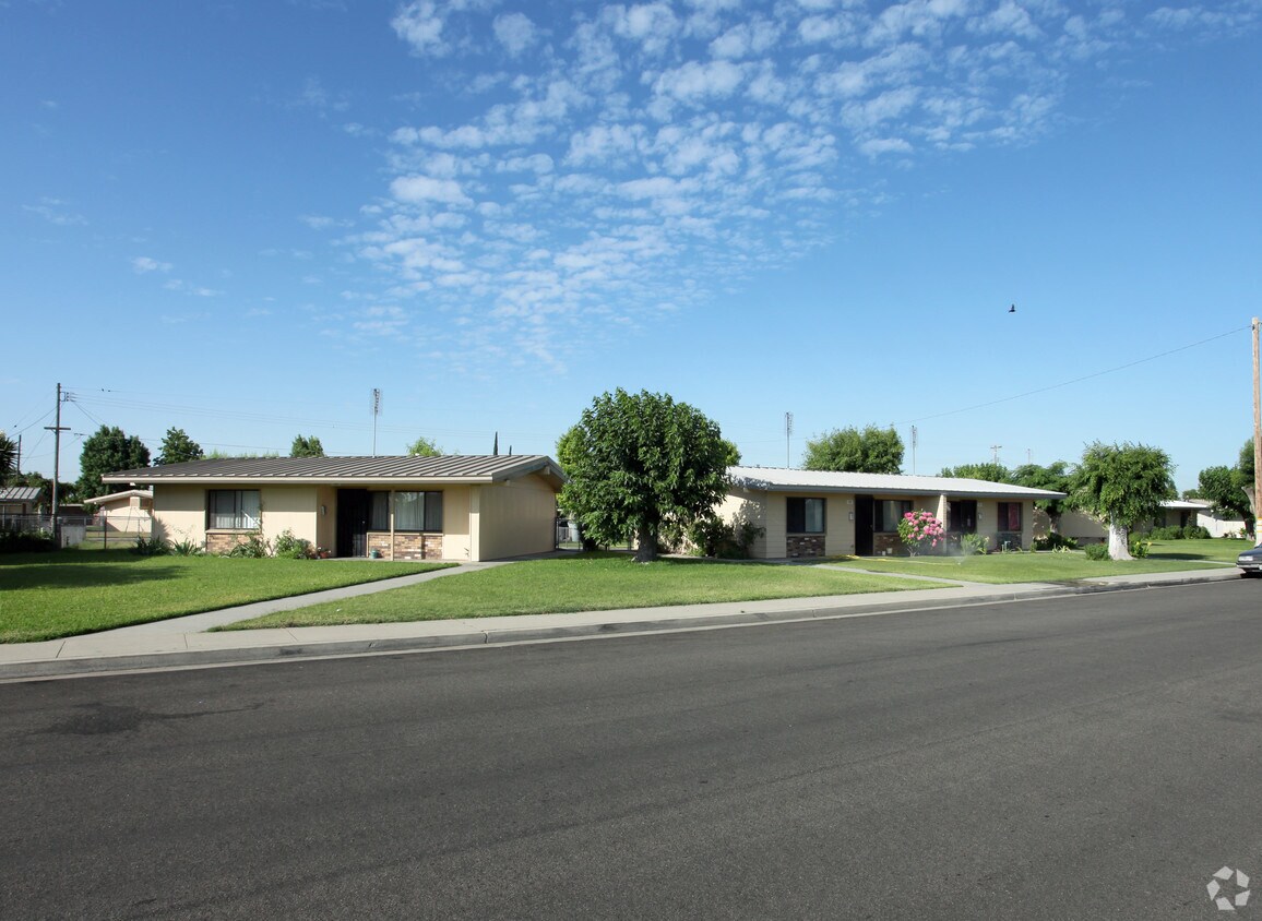 Building Photo - 1435 S College Ln