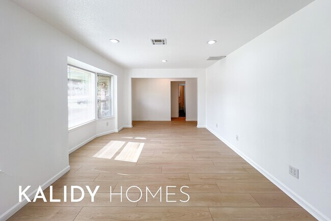 Building Photo - 3501 Baird Dr