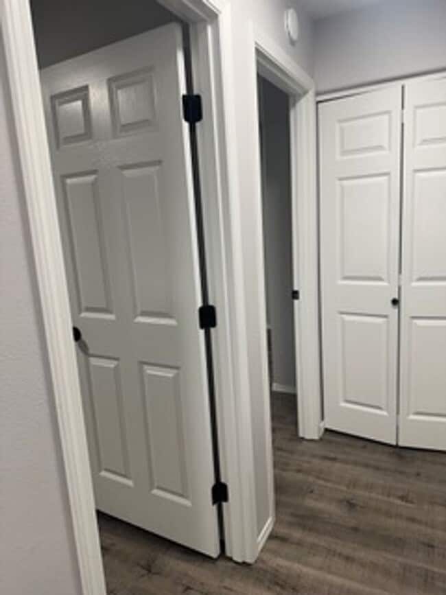 Building Photo - 3 BEDROOM | 1 BATHROOM | 2 CAR GARAGE | 2 ...