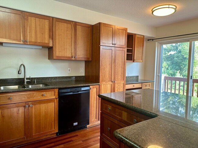 Building Photo - 4 Bedroom Sherwood Home!