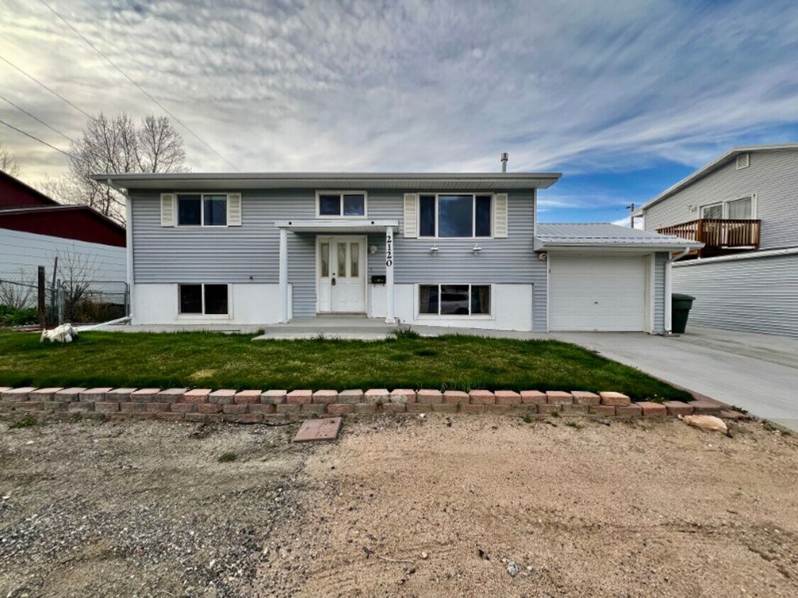 2120 Glendale Ave, Casper, WY 82601 House Rental in Casper, WY