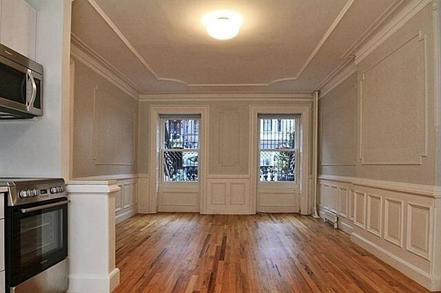 Foto del edificio - 906 HUDSON St