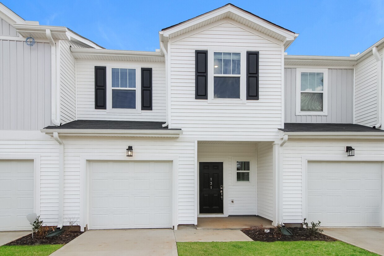 Foto principal - 131 Telford Dr