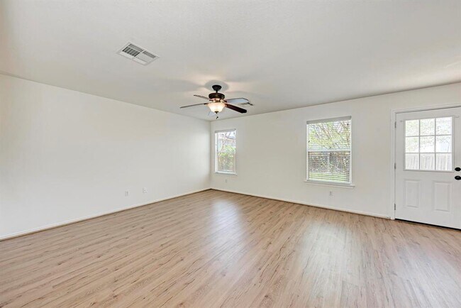 Foto del edificio - 12740 Bella Pkwy