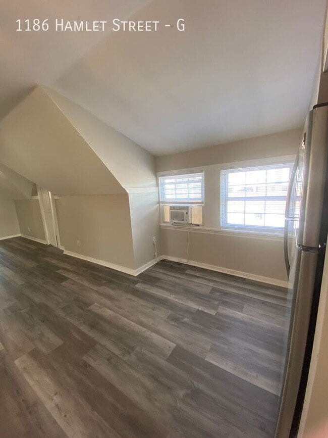 Foto del edificio - 1186 Hamlet St