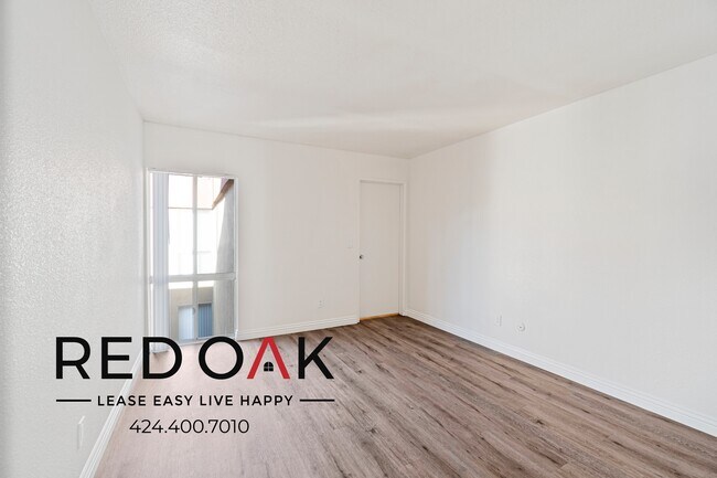 Foto del edificio - Fabulous One Bedroom Featuring a Sunny, Op...