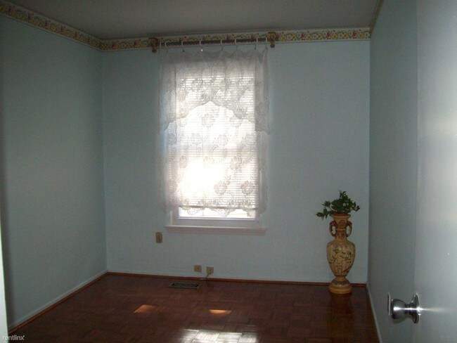 Building Photo - 13078 Blakeslee Dr
