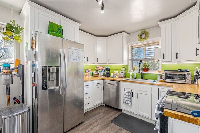 Building Photo - Completely Updated 3-Bedroom Home in North...