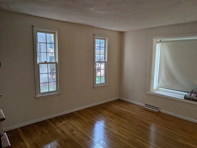 Building Photo - 417 Wellman Ave