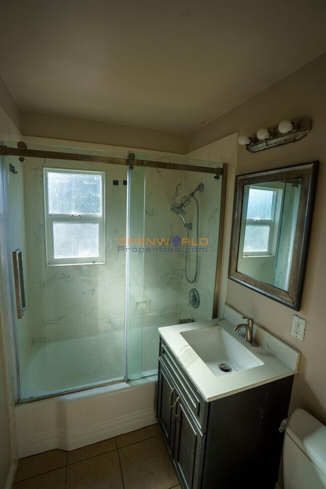 Foto del edificio - Newly Updated 2-Bedroom Apartment Unit in ...