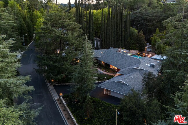 Foto del edificio - 4975 Queen Florence Ln