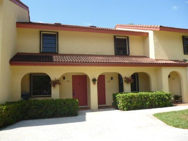 Building Photo - 1627 Hawthorne Pl
