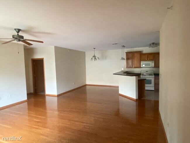 Building Photo - 2 br, 2 bath Condo - 3305 55th Court