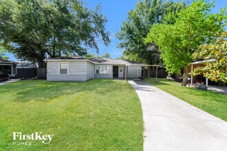 Building Photo - 710 Canary Cir